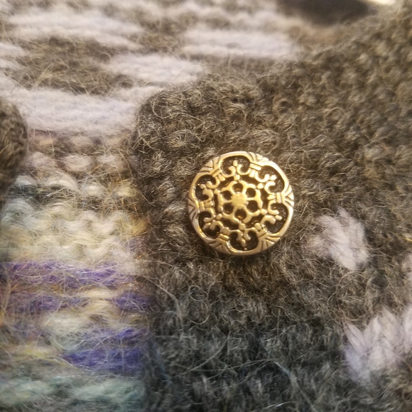 Northern Isles Wool Scottish Cardigan Sweater - Picture 15 of 16